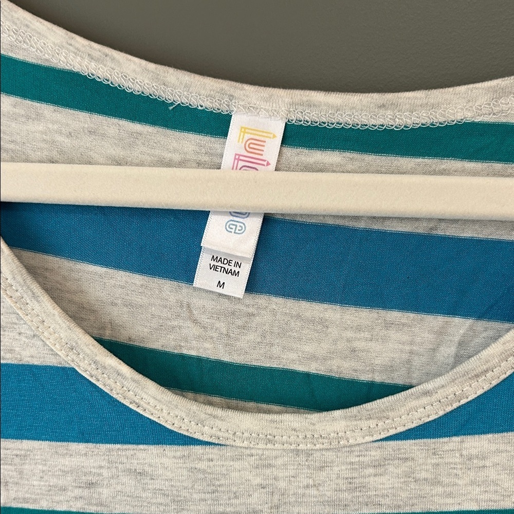 LuLaRoe Teal and White Striped Short Sleeve Top Classic tee size medium New! - Picture 3 of 5